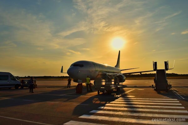 flugzeug flughafen